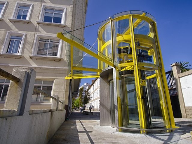 Ascensor en calle Troncoso en A Coruña