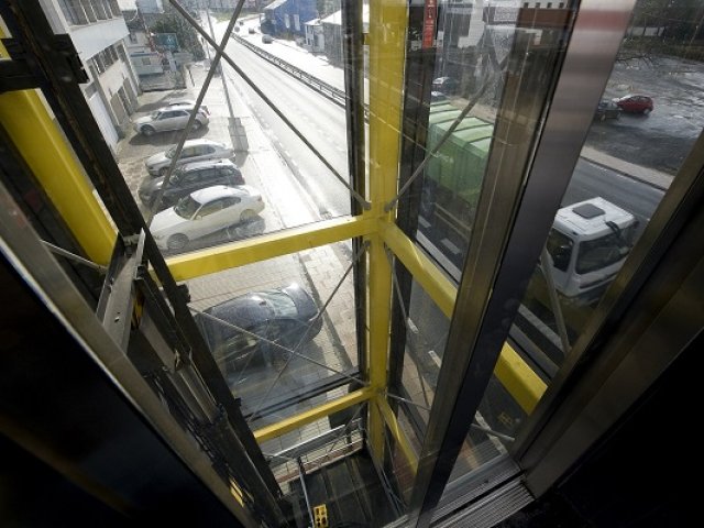 Ascensor en la calle Pasarela Peatonal Lugo