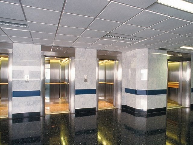 Ascensores en el Hospital de Santiago