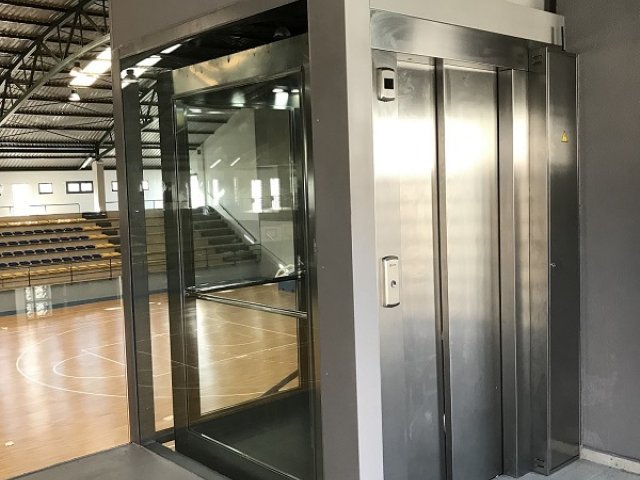 Homelift Pabellón de Vilanova en Pontevedra