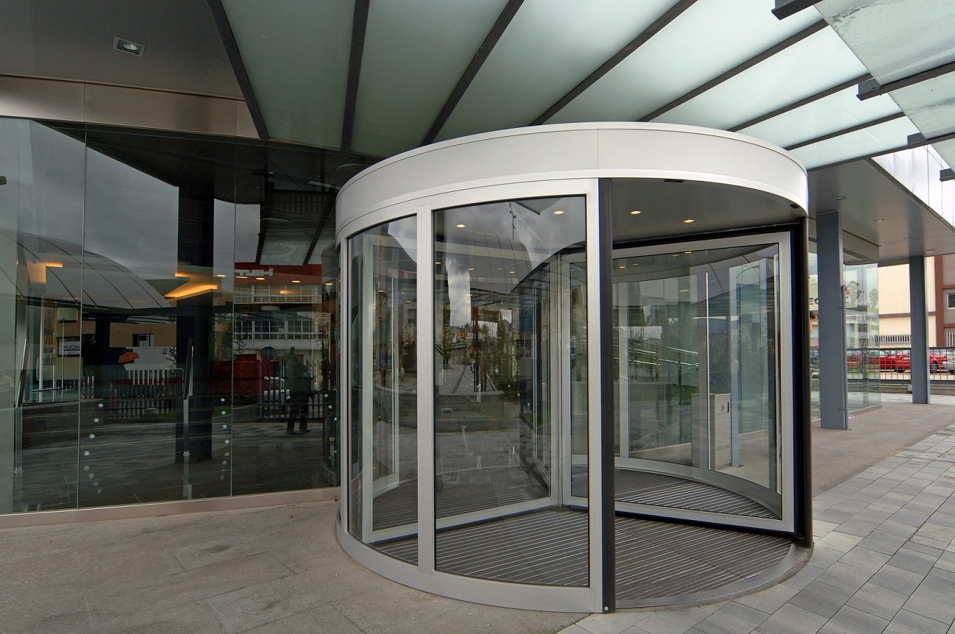 Puerta giratoria Abanca A Coruña